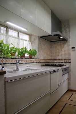 キッチンの壁はタイルがおすすめです！